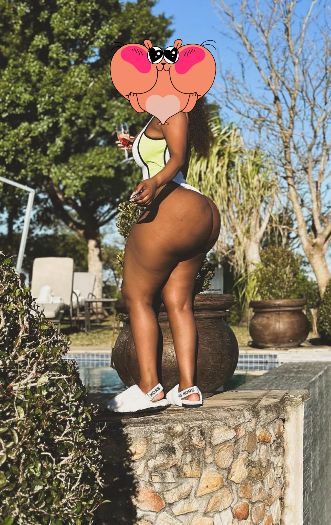 גני- בת 35 אפריקאית תיירת -בנתניה