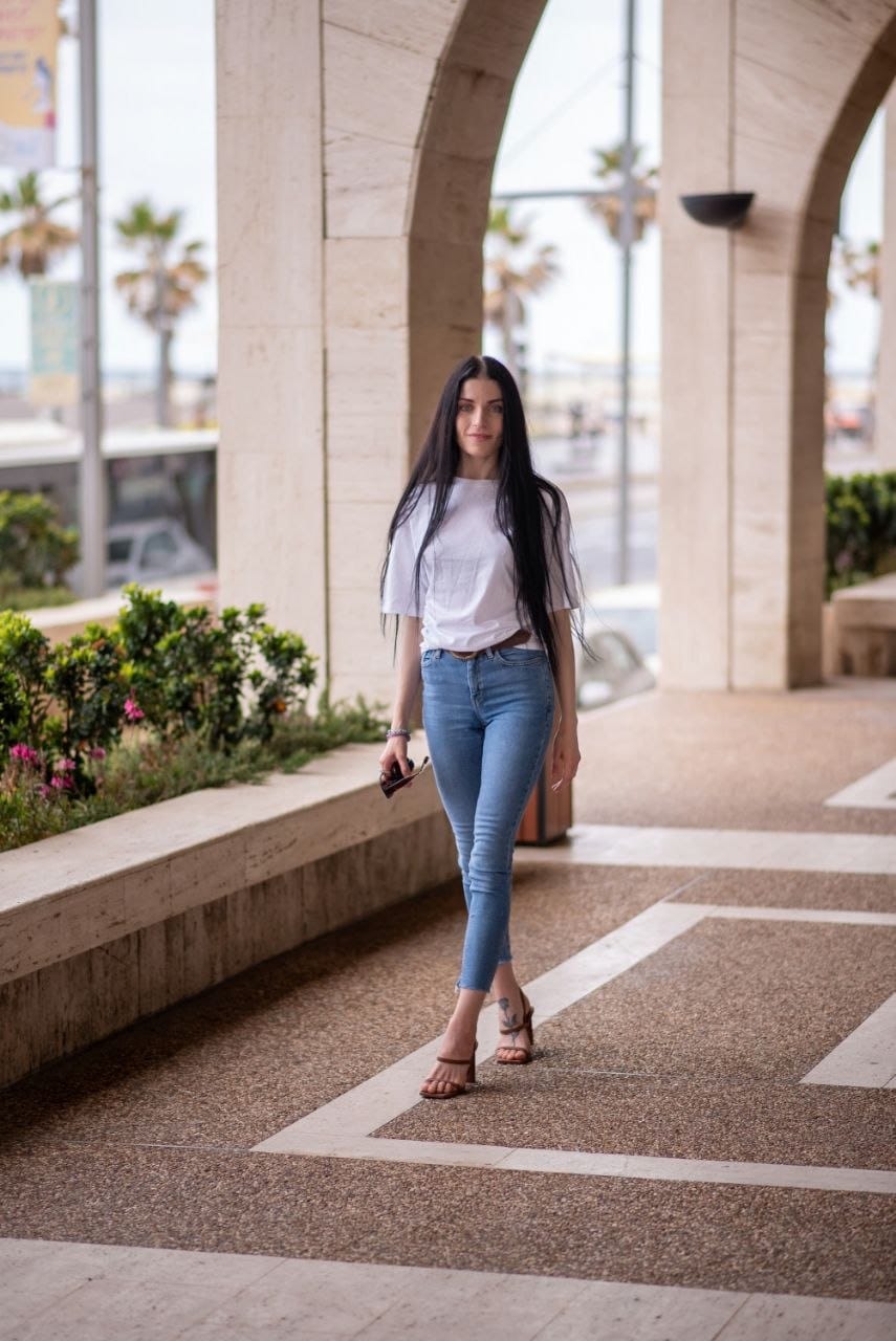 ליזה – מעסה דיסקרטית 25 ברונטית תל אביב