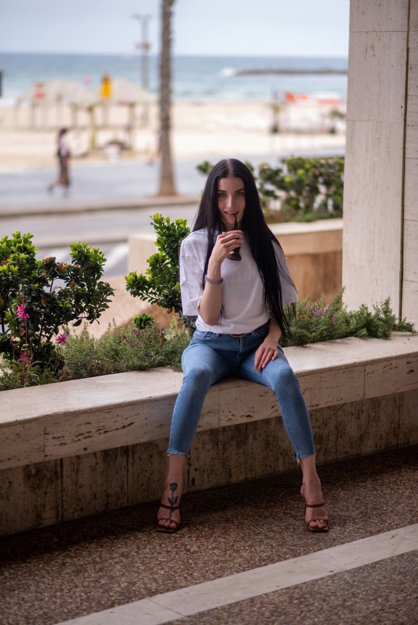 ליזה – מעסה דיסקרטית 25 ברונטית תל אביב