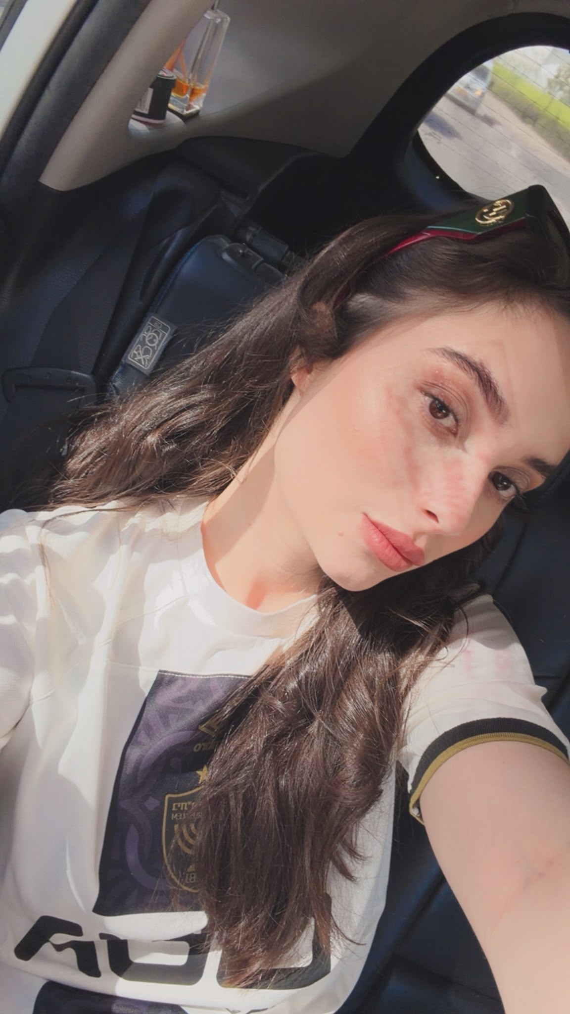 שושנה -בת 20 תיירת מברזיל בירושלים