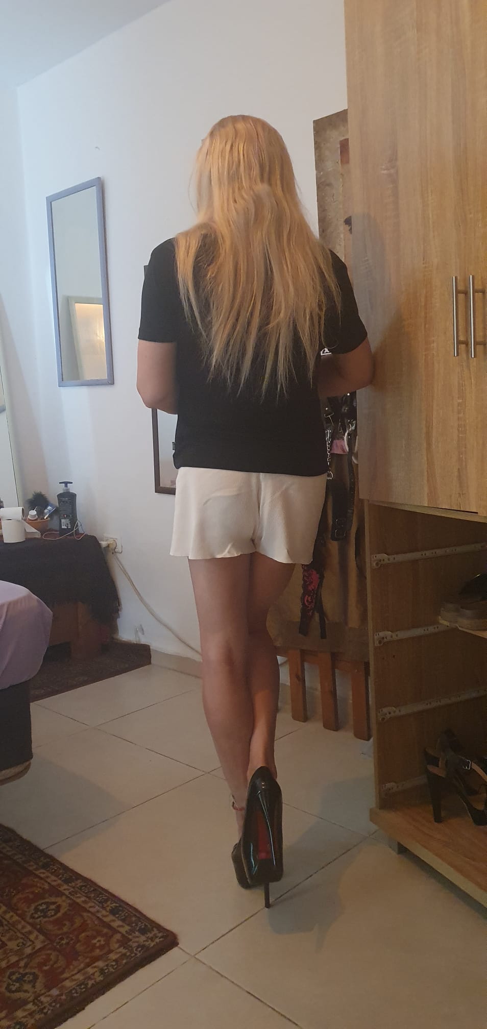תל אביב – אישה פצצה